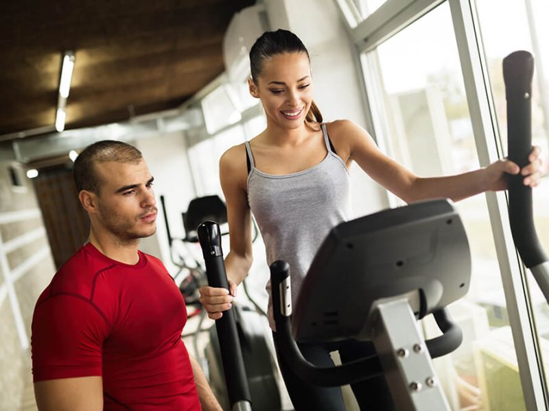 personal-trainer-and-student-in-gym-DBYX9AK-rb3trrk6jx8tzz6hbhhh9svucod47rhtthtz7gzb74